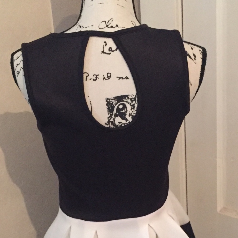Beautiful dress - Picture 6 of 6